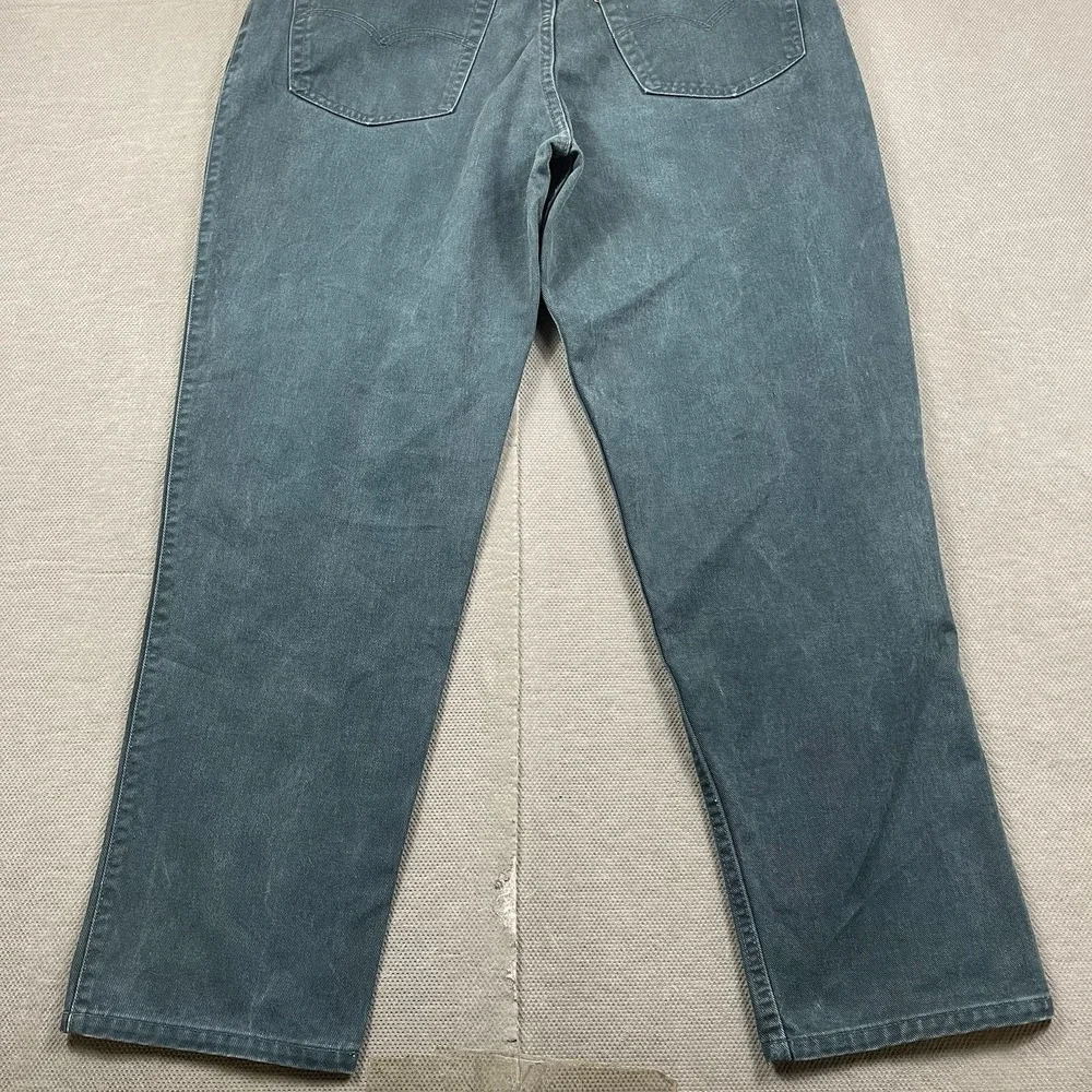 Levis tagged size